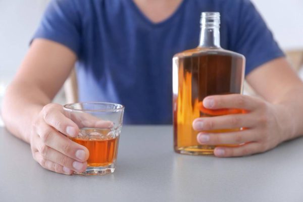 Bezpieczna dawka alkoholu dla wątroby: zalecenia