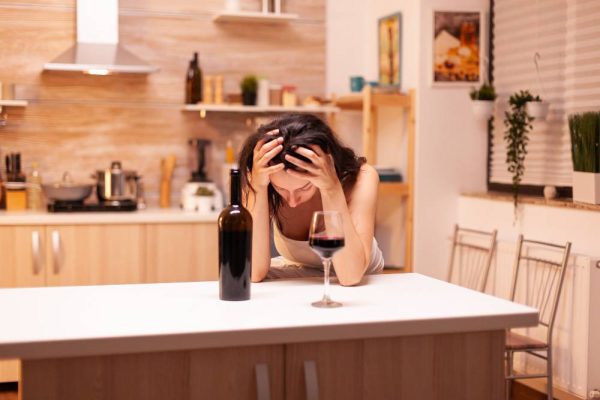 Domowy detoks alkoholowy: nawodnienie ciała