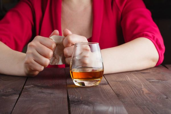 Pierwsze objawy alkoholizmu: fizyczne objawy odstawienia